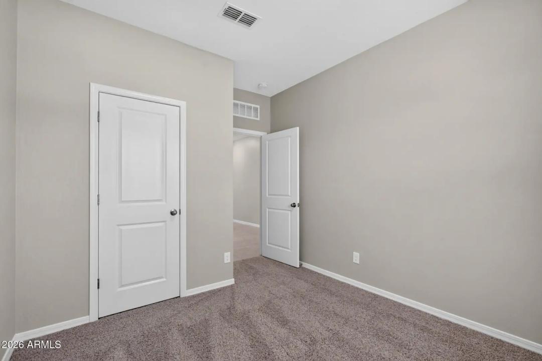 Real Estate Picture 14