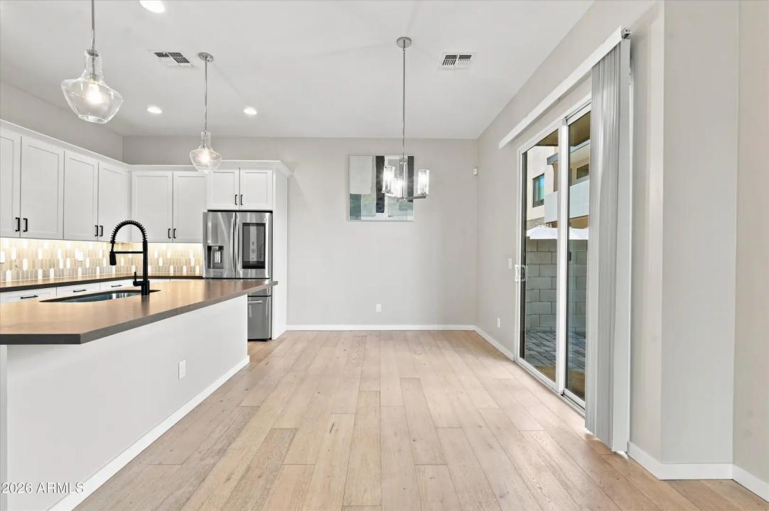 Real Estate Picture 9
