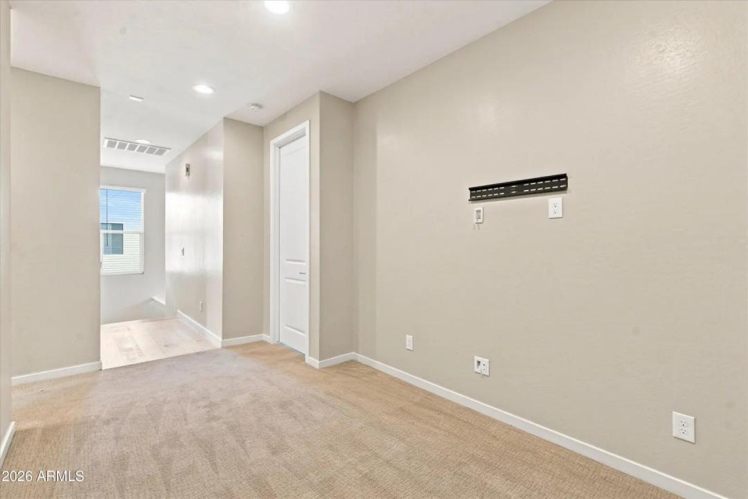 Real Estate Picture 13