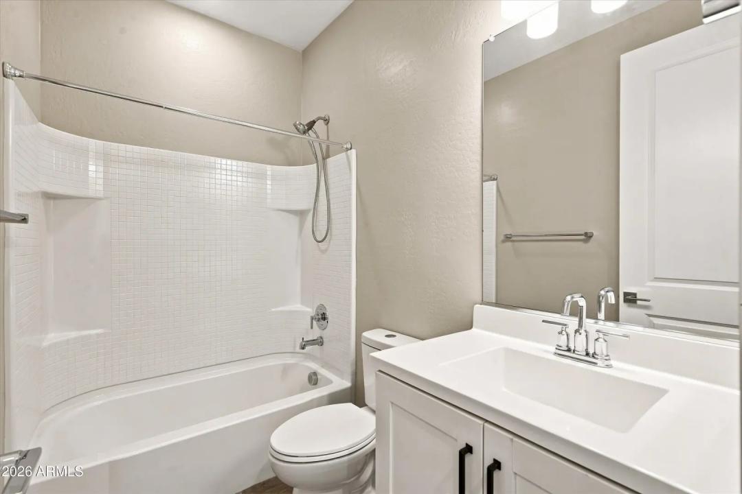 Real Estate Picture 22