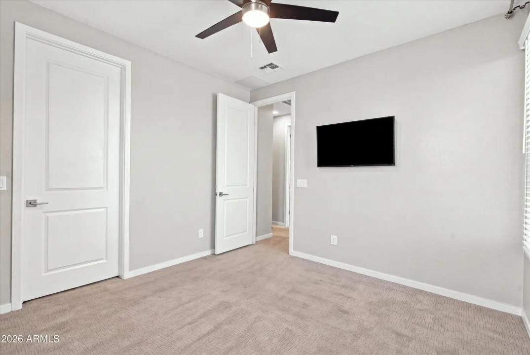 Real Estate Picture 25