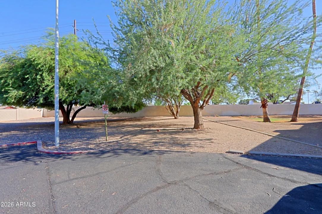 Real Estate Picture 23