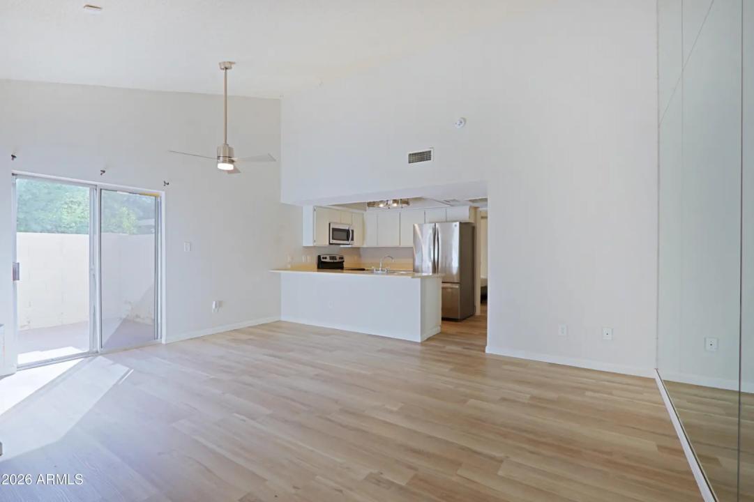 Real Estate Picture 8