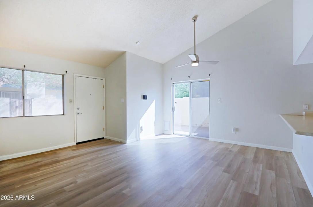 Real Estate Picture 9