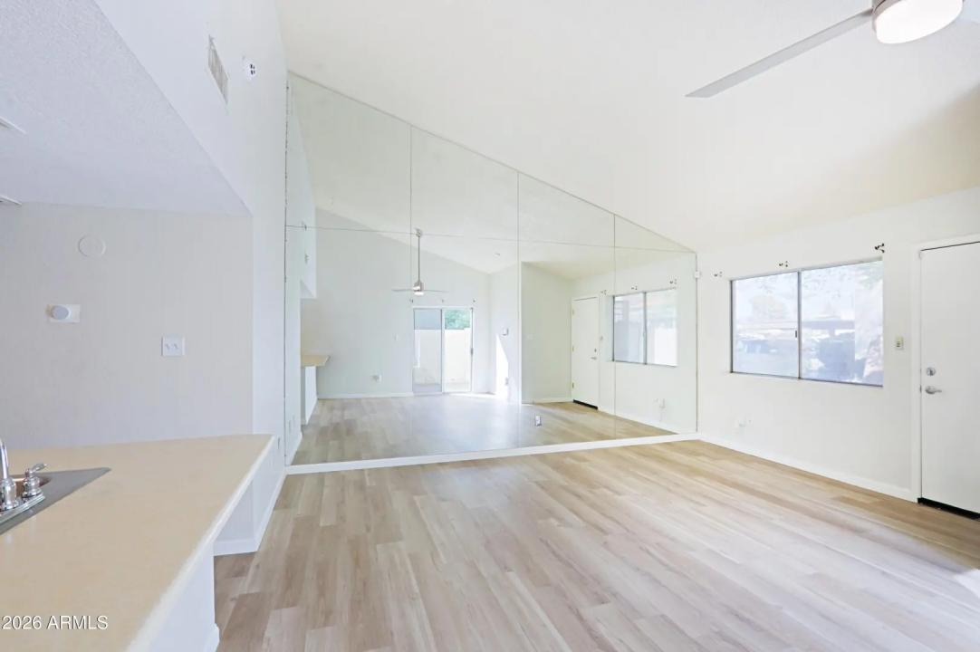Real Estate Picture 17