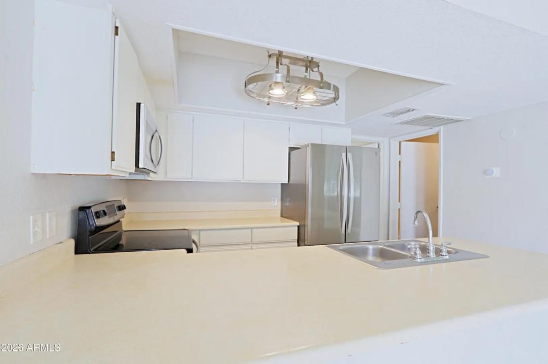 Real Estate Picture 4