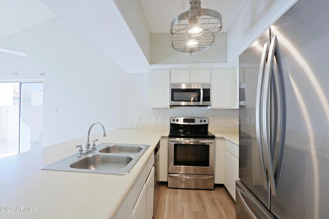 Real Estate Picture 3