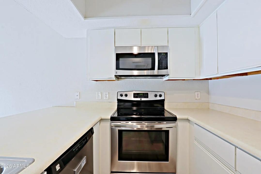 Real Estate Picture 6