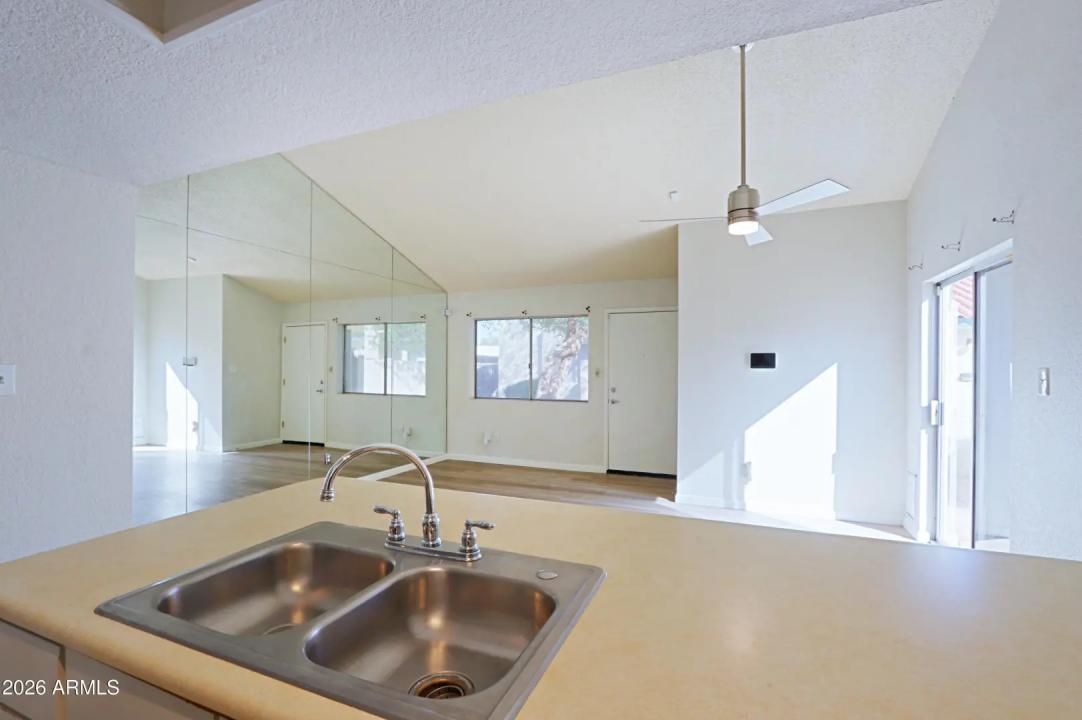 Real Estate Picture 7
