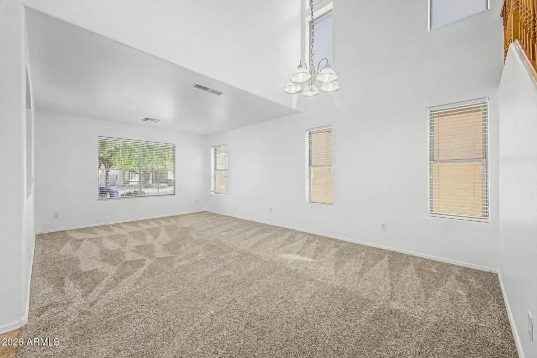 Real Estate Picture 3