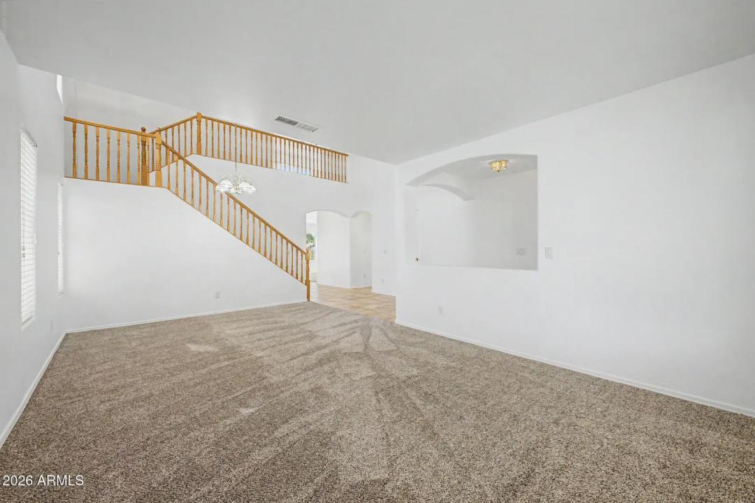 Real Estate Picture 4