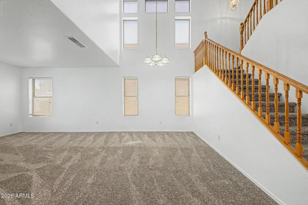 Real Estate Picture 5