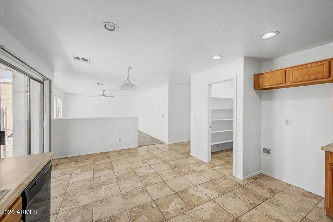 Real Estate Picture 11