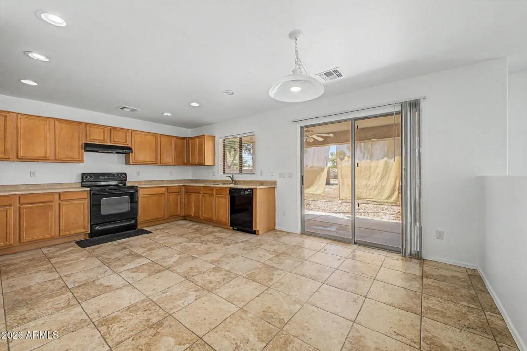 Real Estate Picture 13