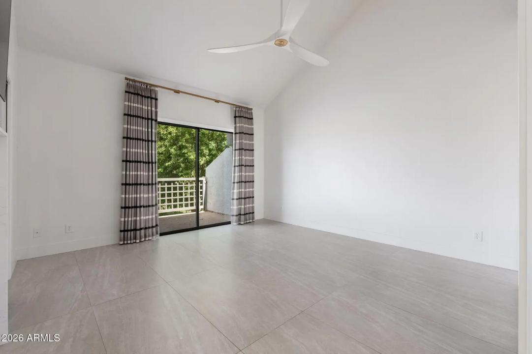 Real Estate Picture 16