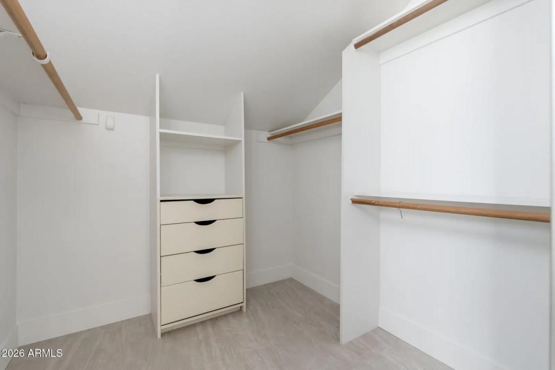 Real Estate Picture 24