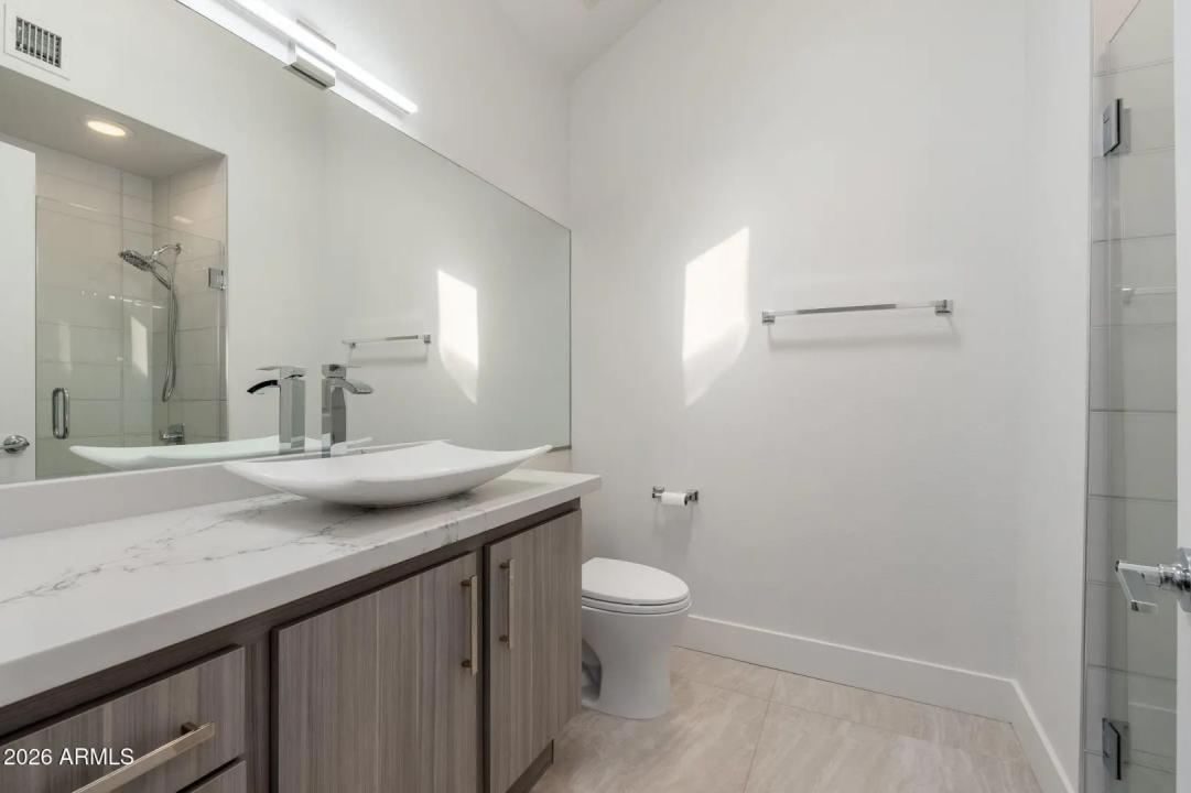 Real Estate Picture 30