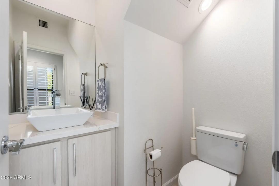 Real Estate Picture 12