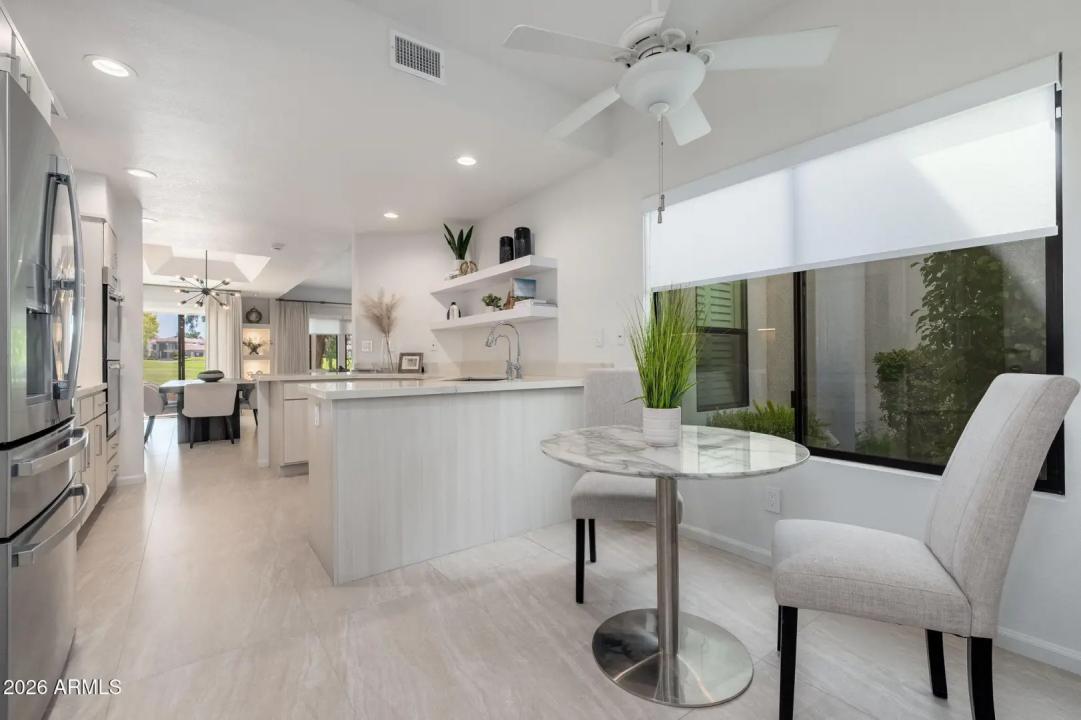 Real Estate Picture 11