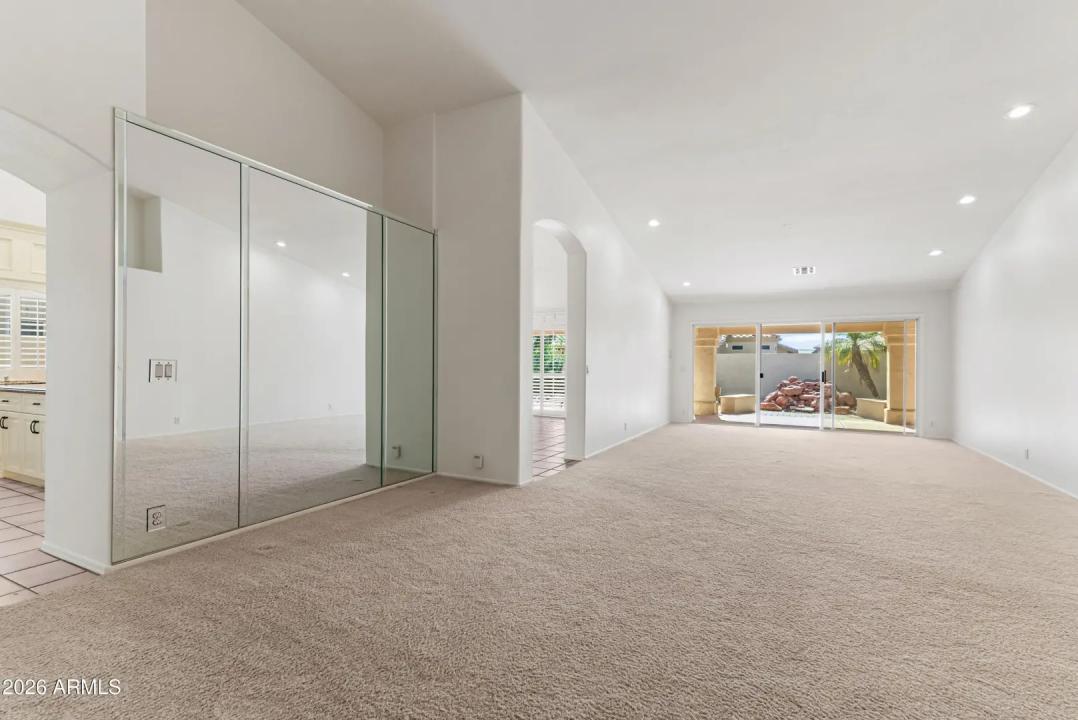 Real Estate Picture 12
