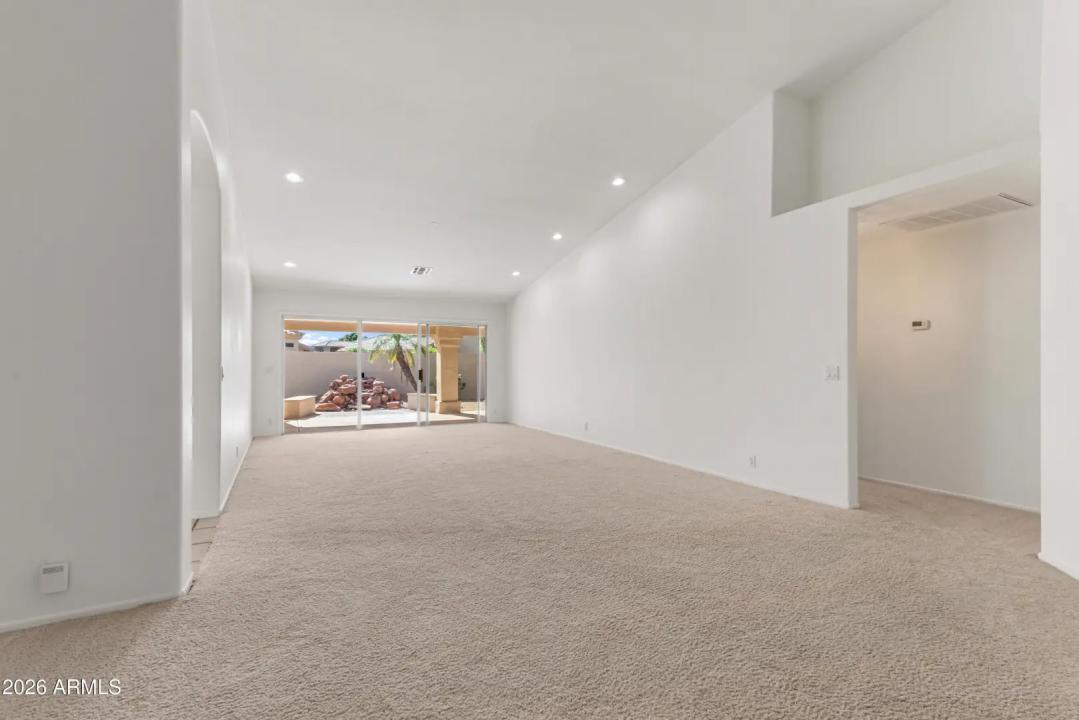 Real Estate Picture 14