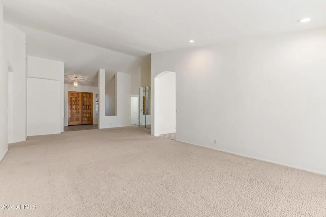 Real Estate Picture 18