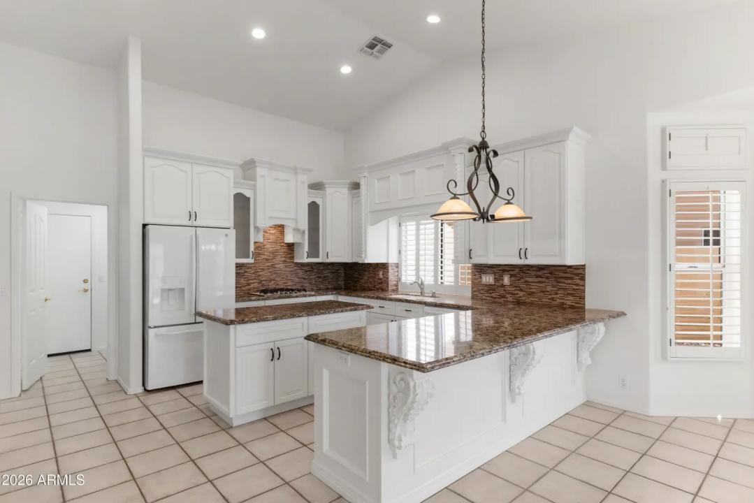 Real Estate Picture 25