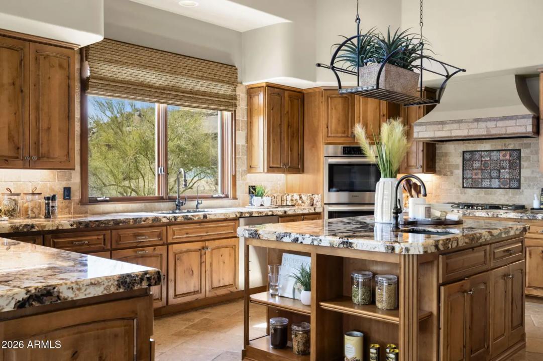 Real Estate Picture 7