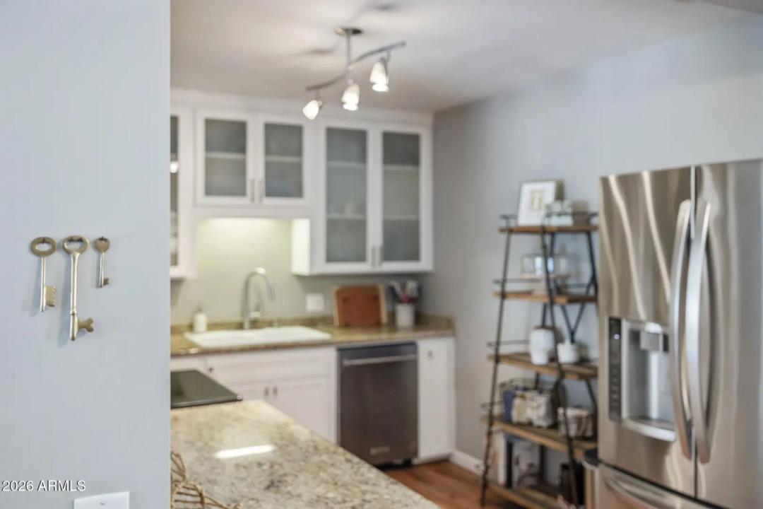 Real Estate Picture 4