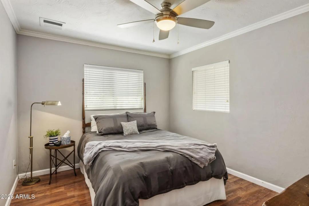 Real Estate Picture 16