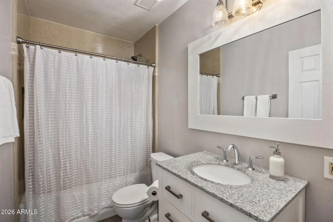 Real Estate Picture 17