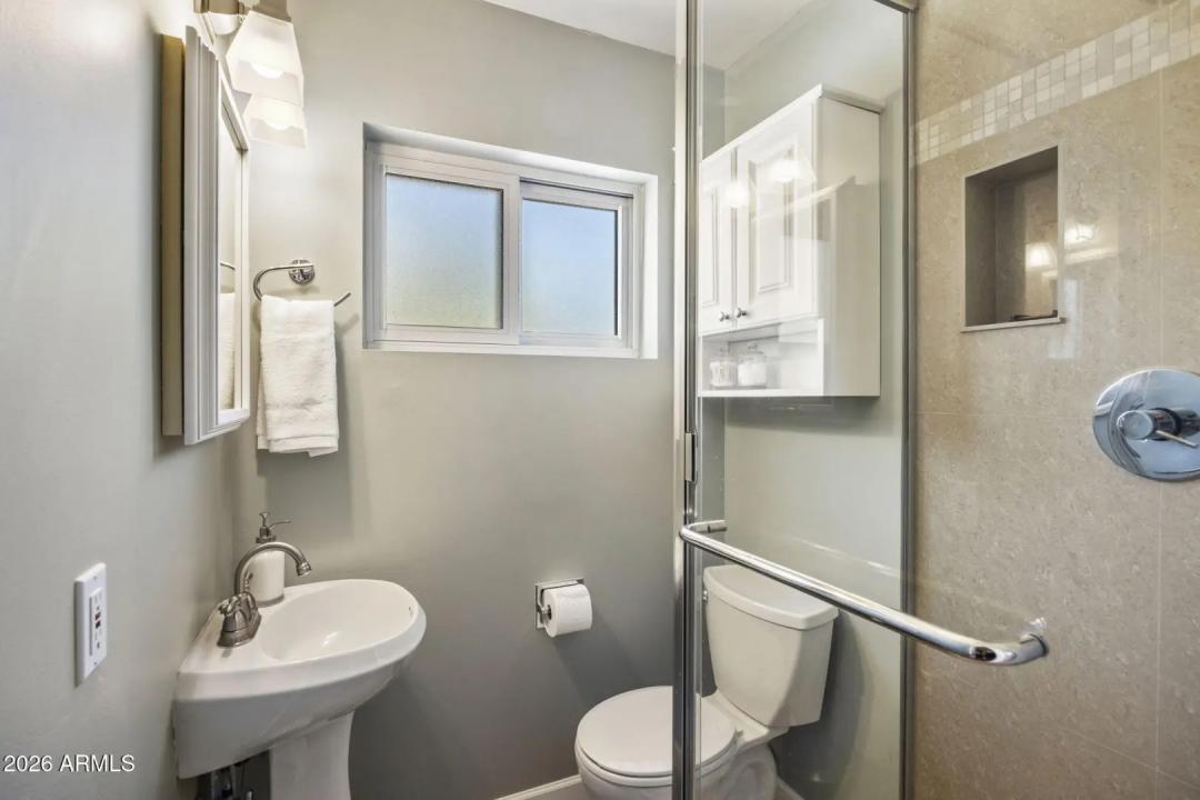 Real Estate Picture 14