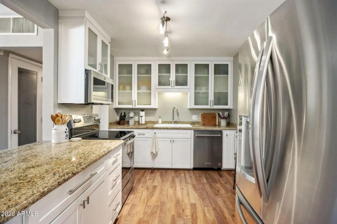 Real Estate Picture 5