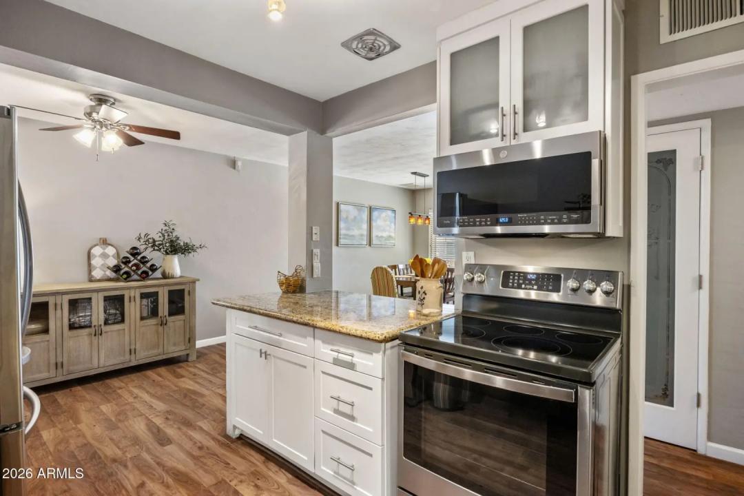 Real Estate Picture 7