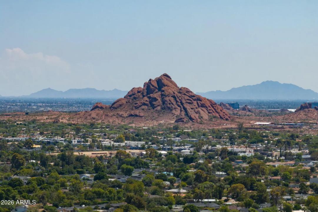 Real Estate Picture 24