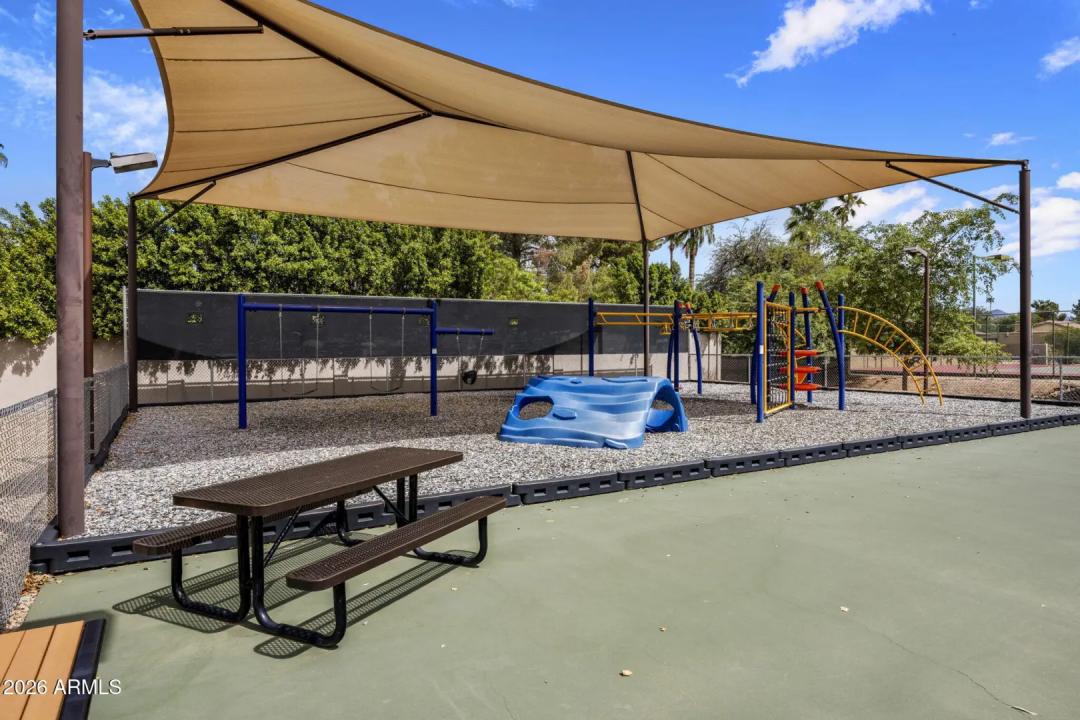 Real Estate Picture 27