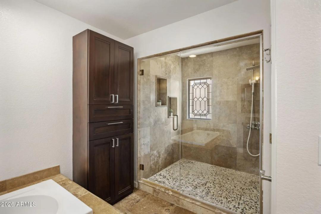 Real Estate Picture 19