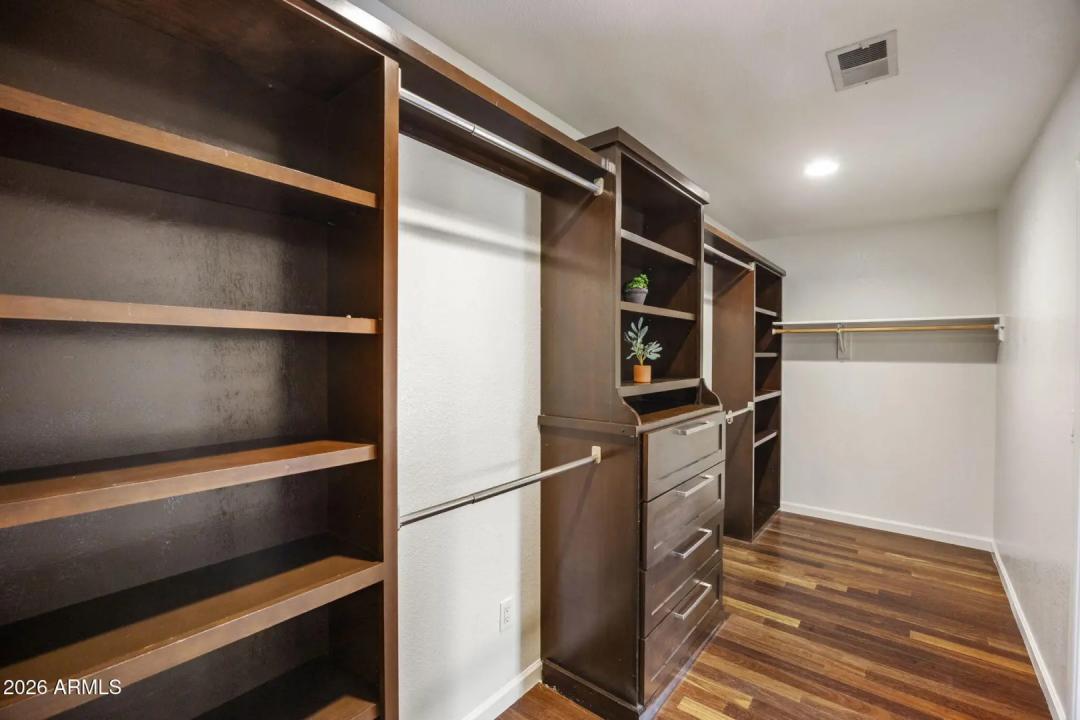 Real Estate Picture 17