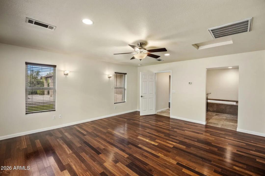 Real Estate Picture 16