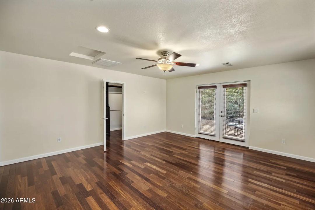 Real Estate Picture 15