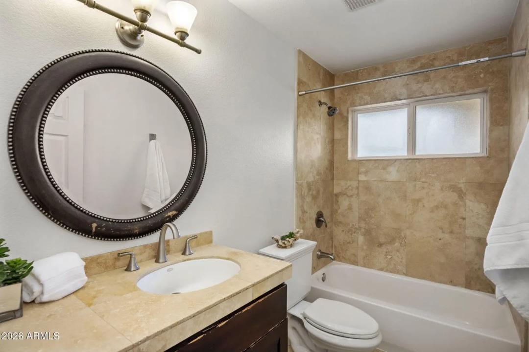 Real Estate Picture 22