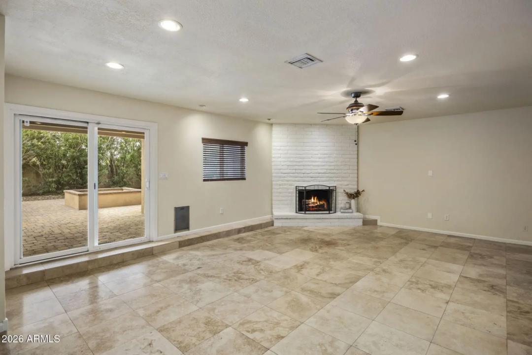 Real Estate Picture 8