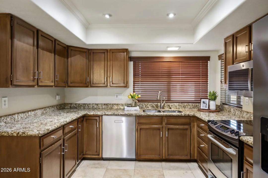Real Estate Picture 14