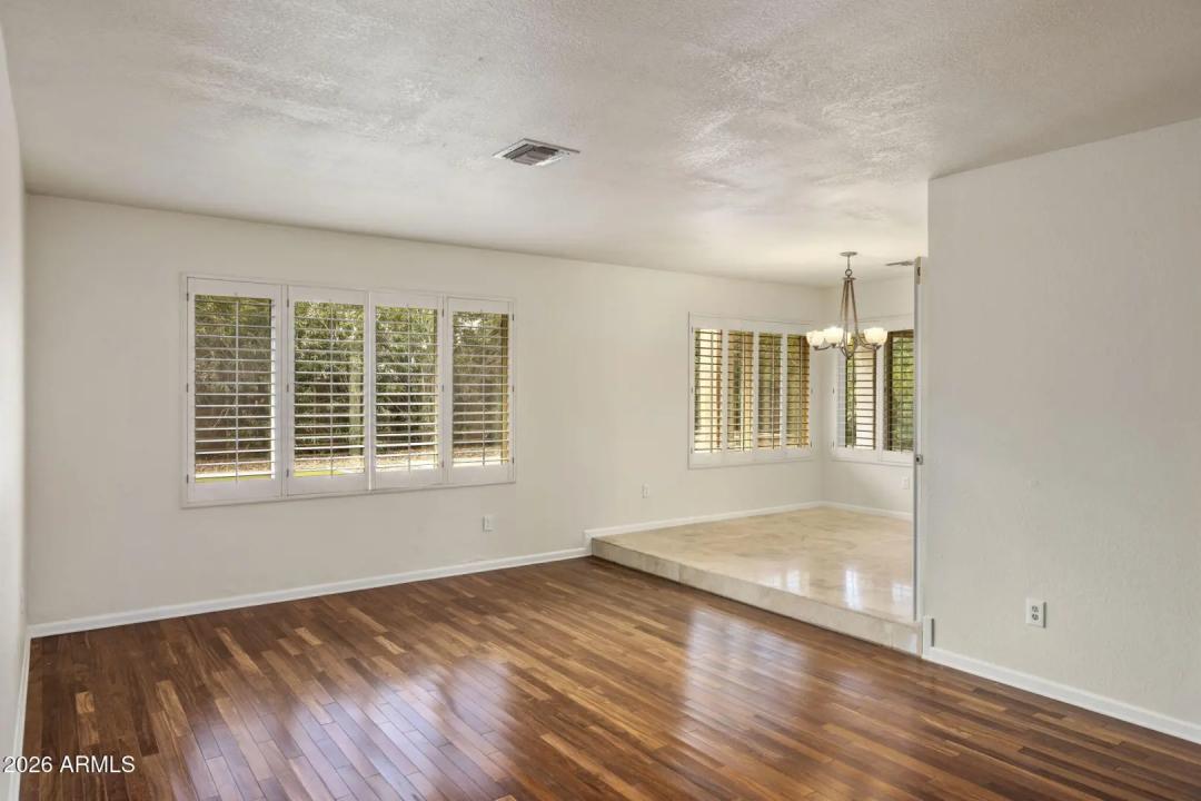 Real Estate Picture 5