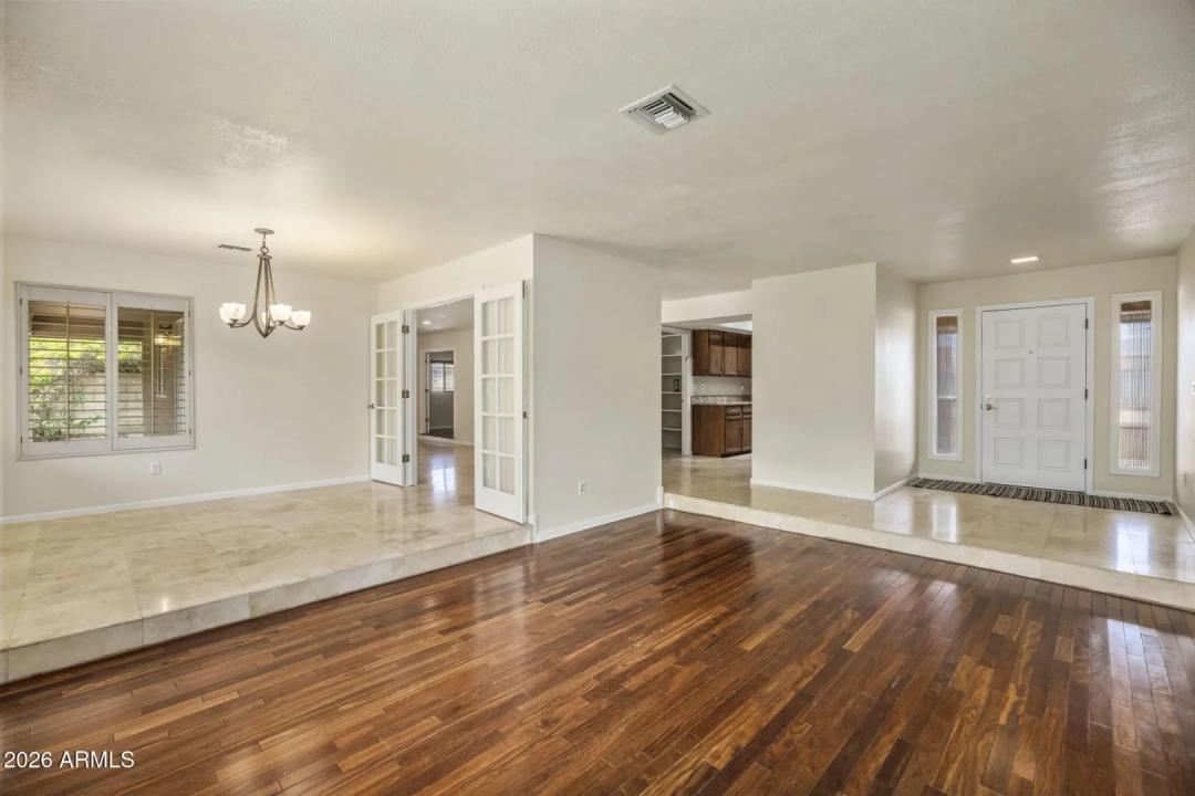 Real Estate Picture 4