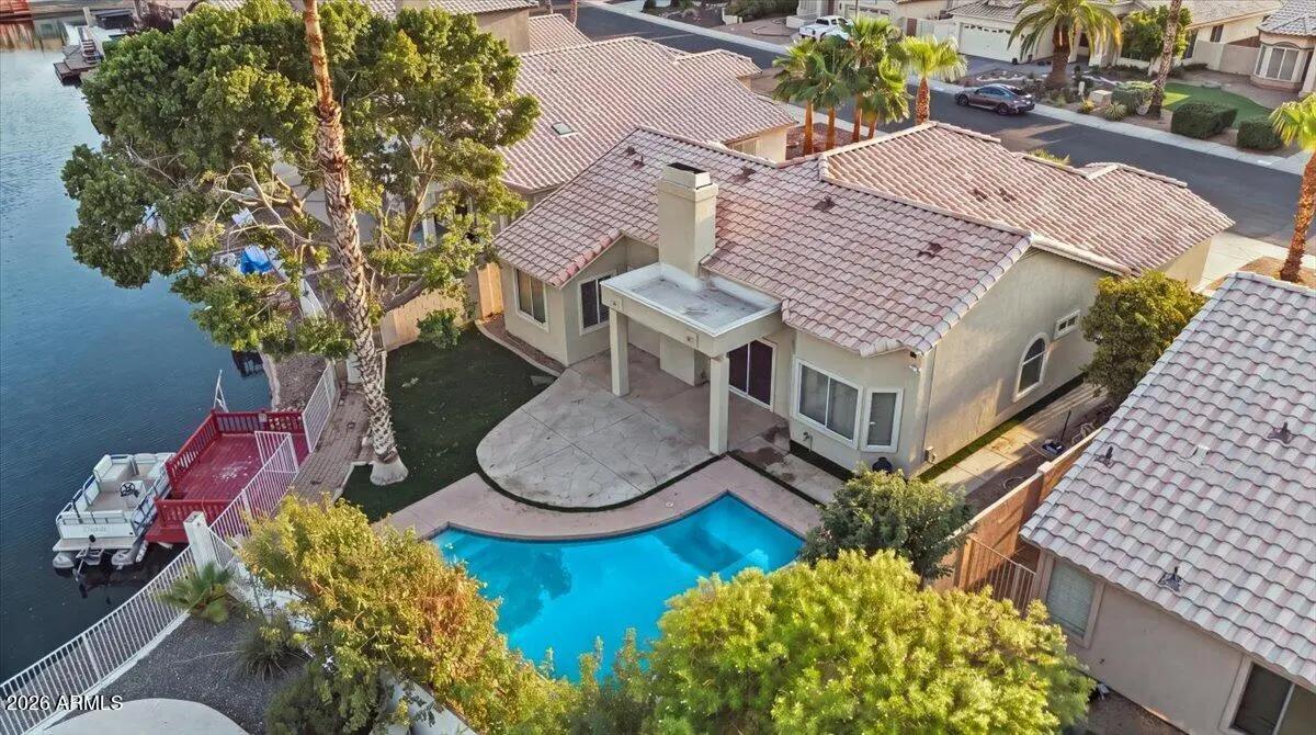 Real Estate Picture 6