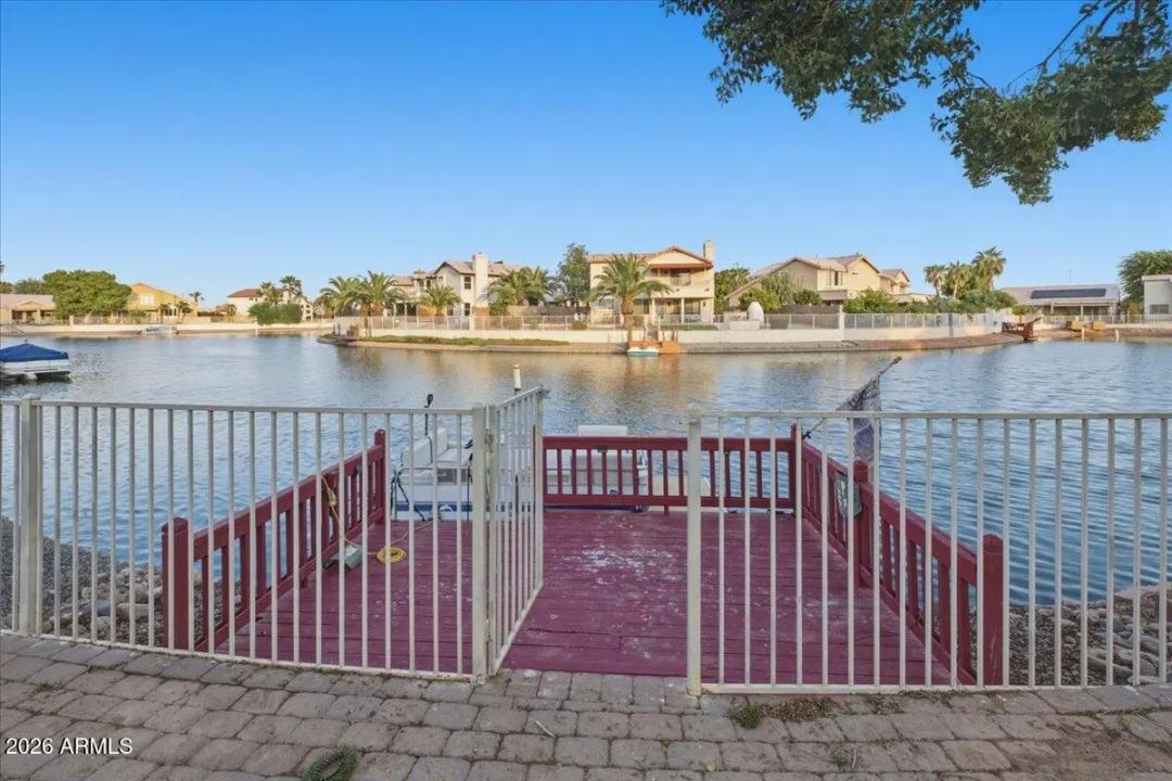 Real Estate Picture 3