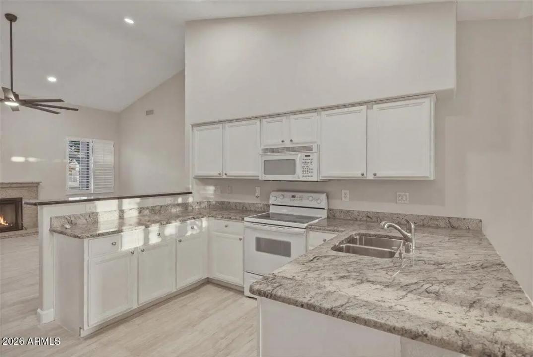 Real Estate Picture 15