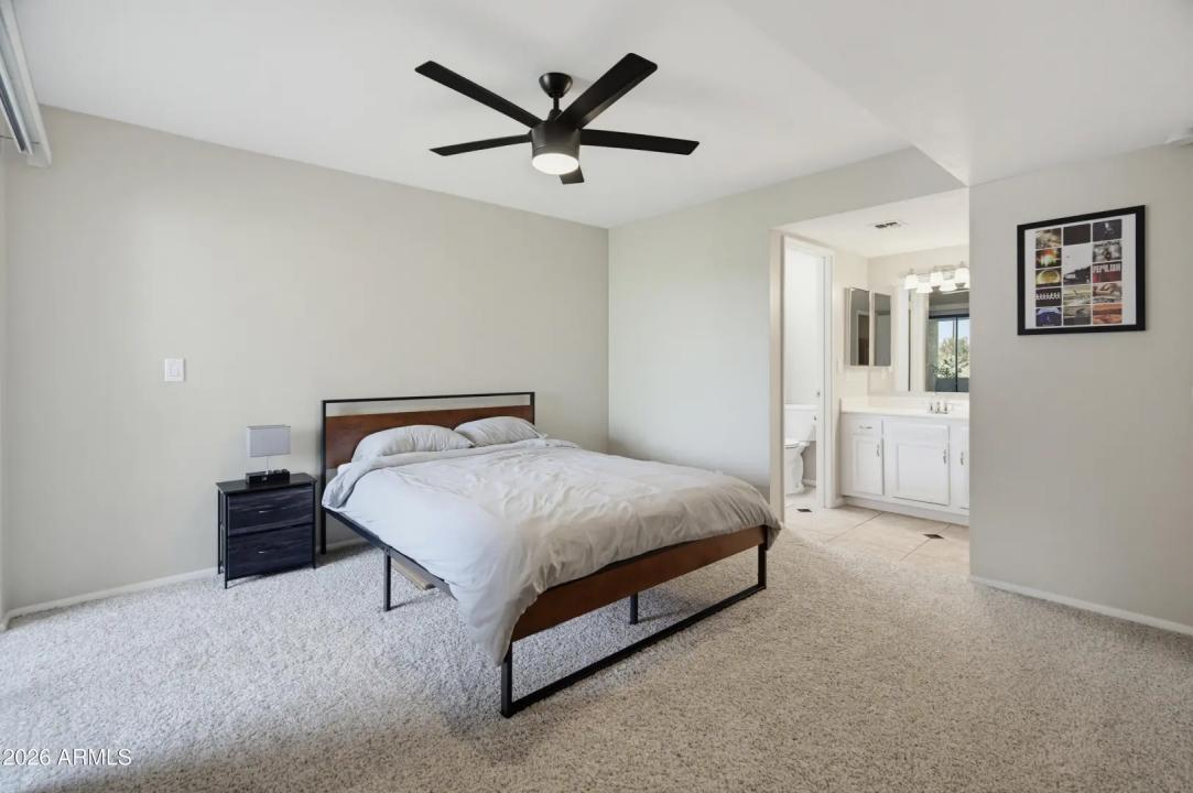 Real Estate Picture 14