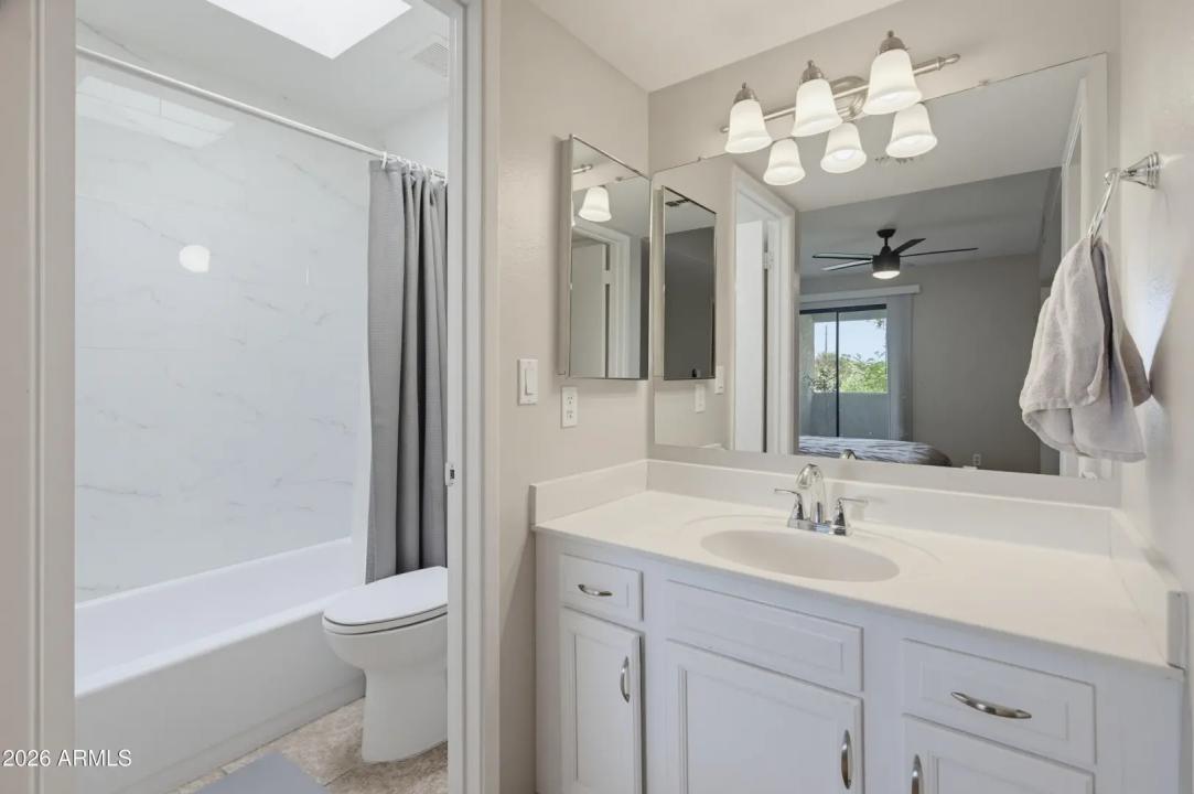 Real Estate Picture 16
